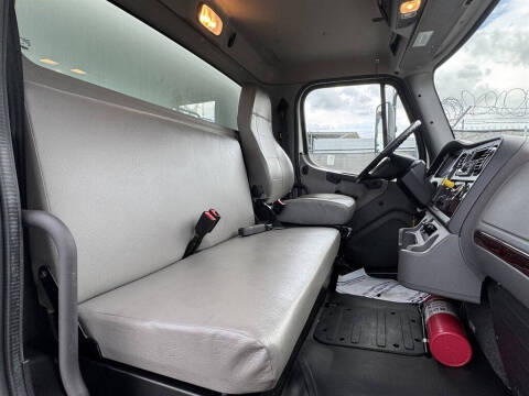 2019 Freightliner M2 106
