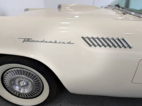 1957 Ford Thunderbird
