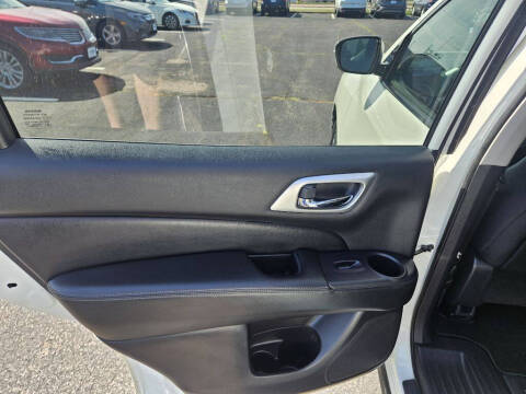 2020 Nissan Pathfinder SV