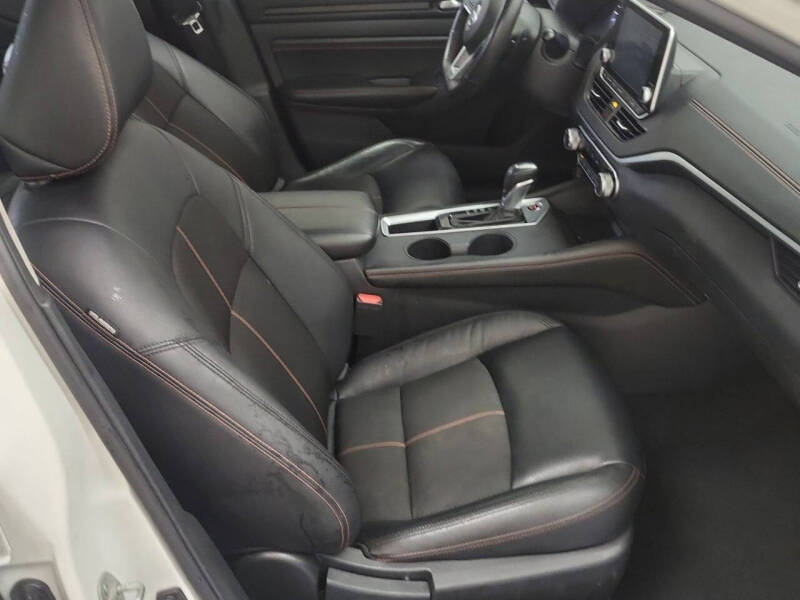 2022 Nissan Altima 2.0 SR