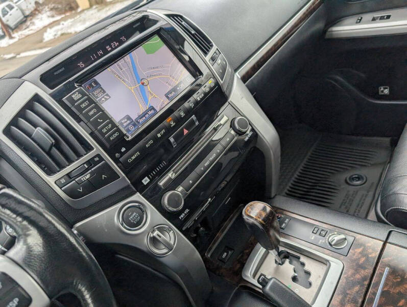 2013 Toyota Land Cruiser