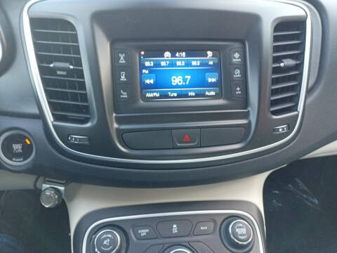 2016 Chrysler 200 Limited