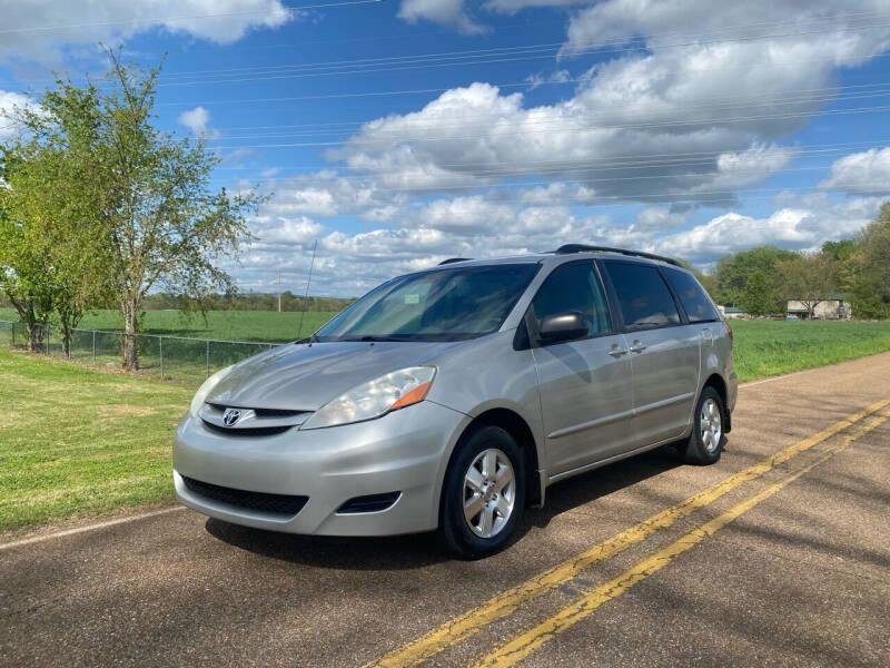 2008 Toyota Sienna for sale at Tennessee Valley Wholesale Autos LLC in Huntsville AL