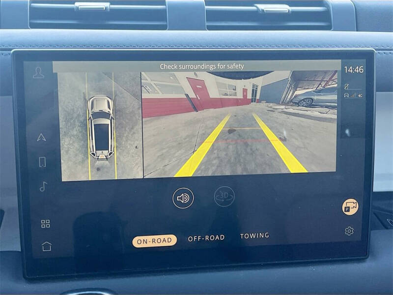 2023 Land Rover Defender 130 SE