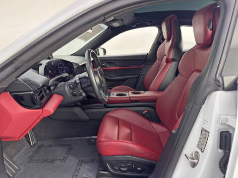 2020 Porsche Taycan Turbo