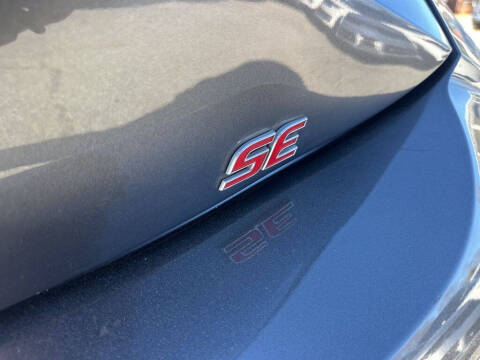 2025 Toyota Corolla Hatchback SE