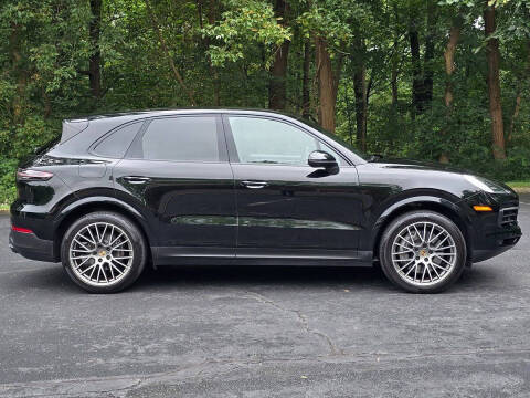 2023 Porsche Cayenne Platinum Edition