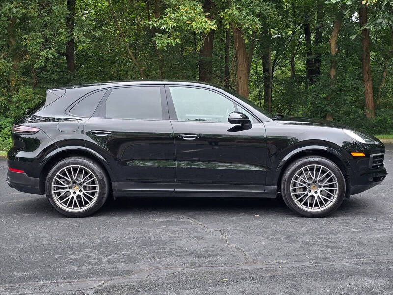 2023 Porsche Cayenne Platinum Edition