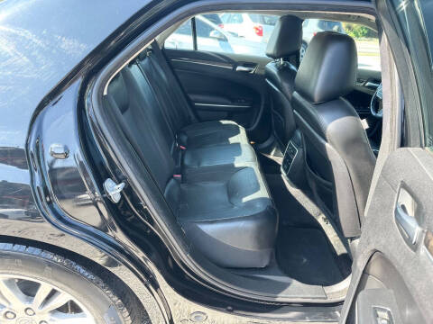 2017 Chrysler 300 C