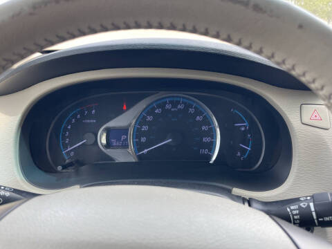 2012 Toyota Sienna XLE 7-Passenger Auto Access Seat