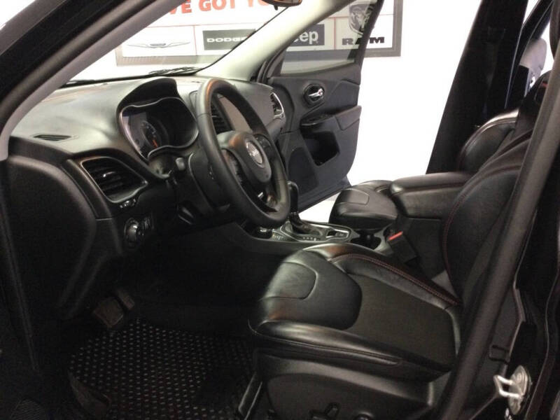 2022 Jeep Cherokee Trailhawk