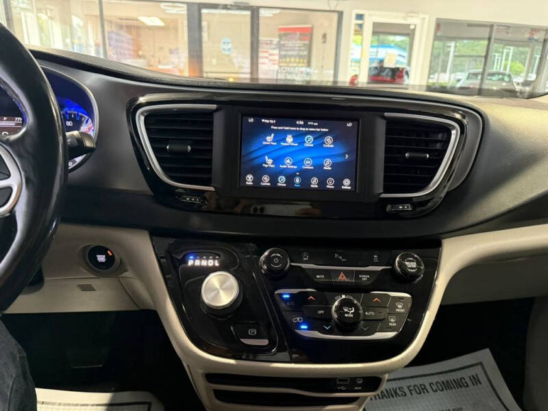 2020 Chrysler Pacifica Touring L