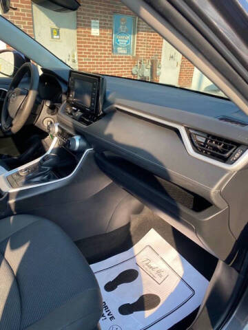 2022 Toyota RAV4 Hybrid LE