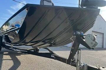 2022 Lowe Boats Legacy