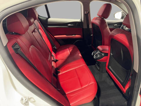 2020 Alfa Romeo Stelvio Sport