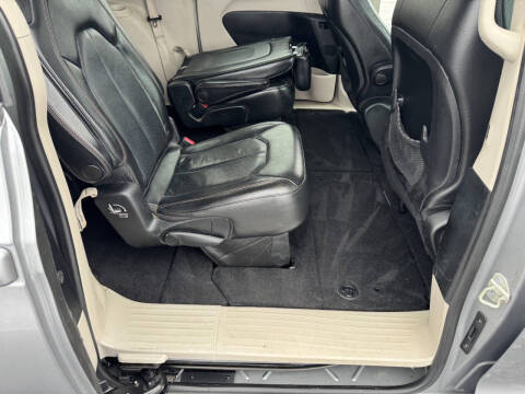 2020 Chrysler Pacifica Touring L