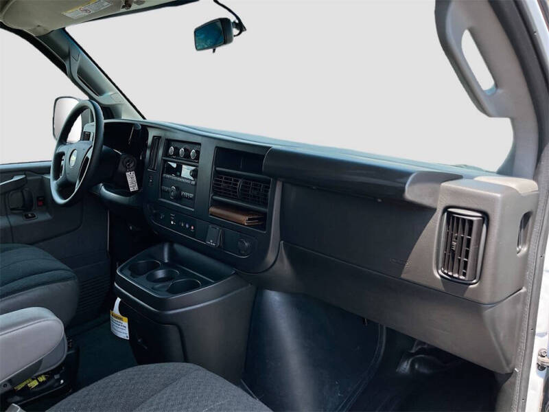 2024 Chevrolet Express 2500