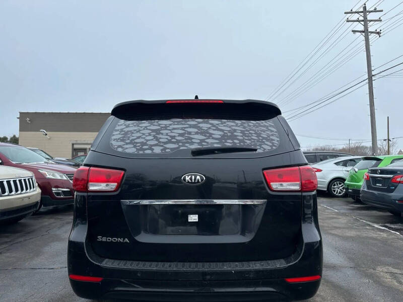 2015 Kia Sedona L