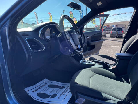 2011 Chrysler 200 Touring