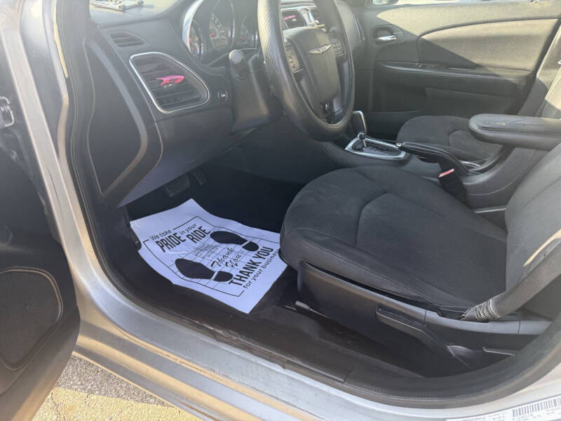 2014 Chrysler 200 LX