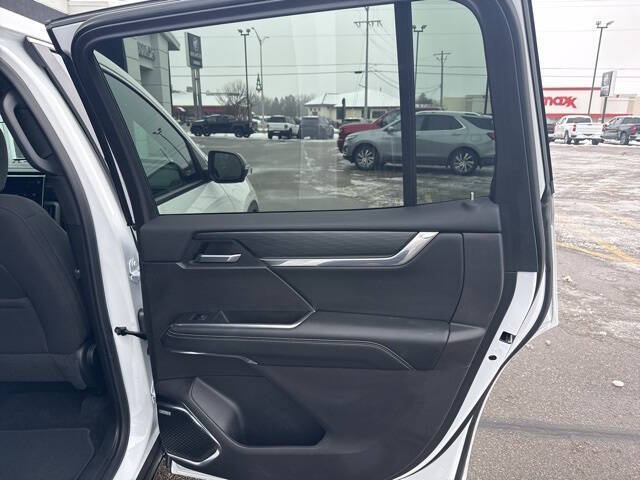 2025 GMC Acadia Elevation