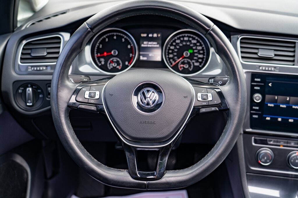 2019 Volkswagen Golf SportWagen for sale at Auto Destination in Puyallup, WA