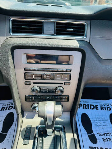 2011 Ford Mustang V6