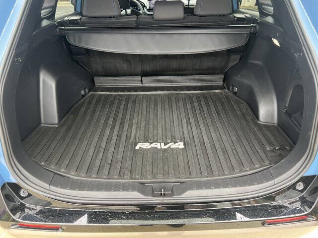 2023 Toyota RAV4 Hybrid SE