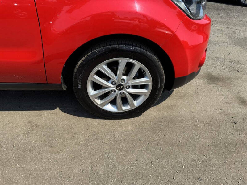 2017 Kia Soul +