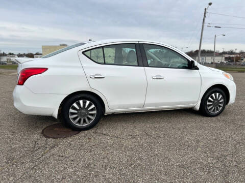 2014 Nissan Versa 1.6 SV