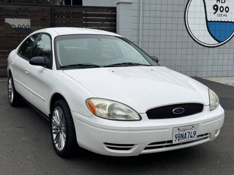 2005 Ford Taurus SE