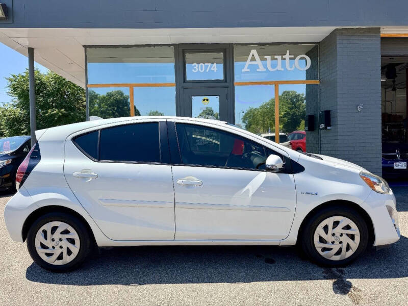 2016 Toyota Prius c One
