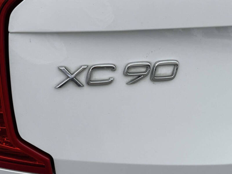 2023 Volvo XC90 B5 Plus Bright Theme