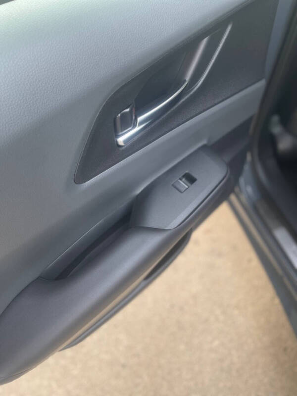 2023 Toyota Prius LE