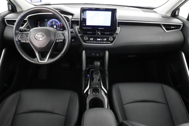2024 Toyota Corolla Cross XLE