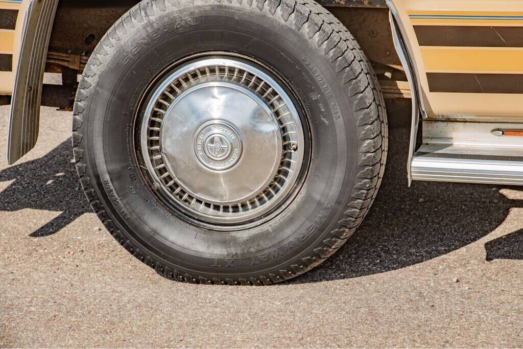 1984 Ford E-Series 117