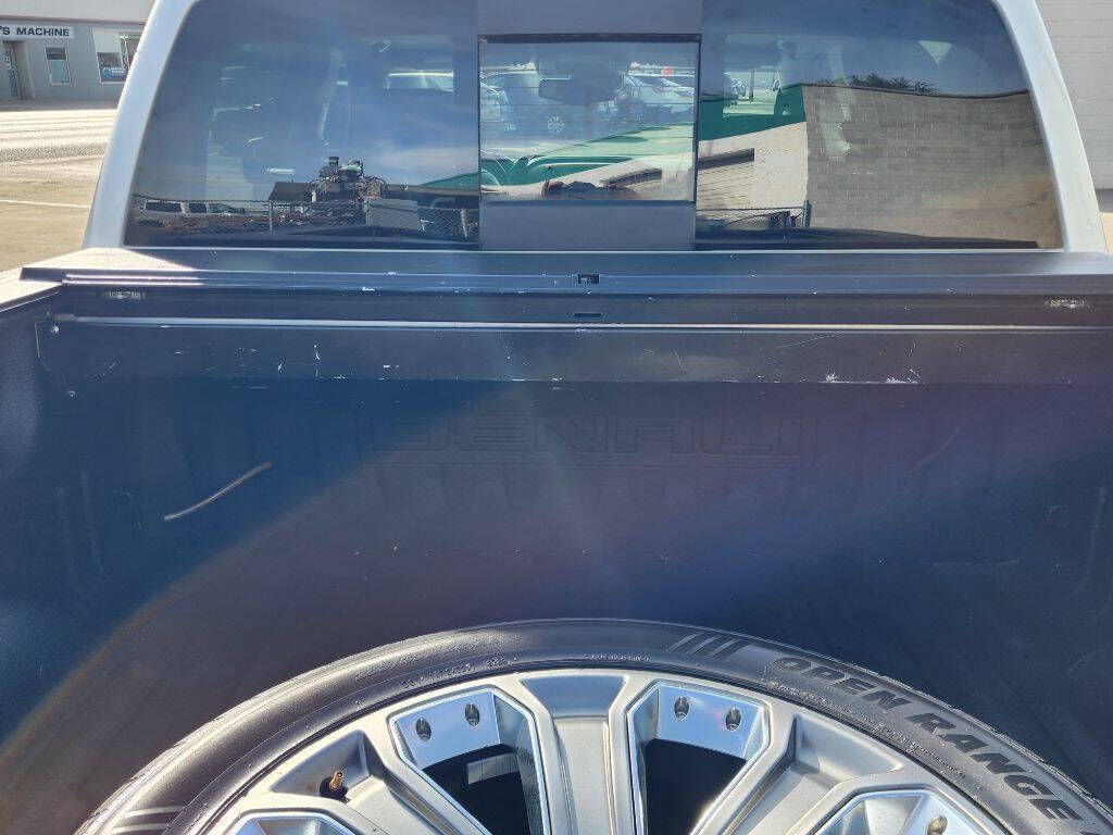 Off white 2018 GMC Sierra 1500 Denali 18