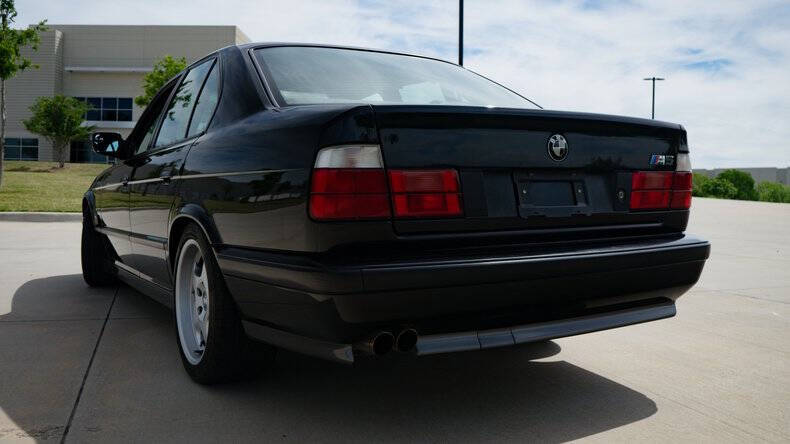 1991 BMW M5