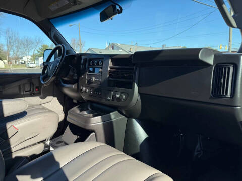 2022 GMC Savana 2500