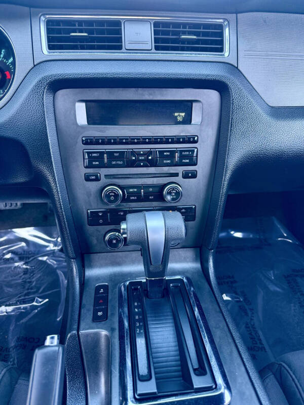 2012 Ford Mustang V6