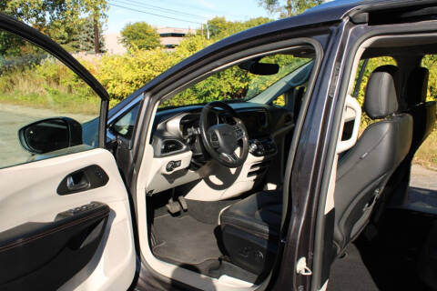 2020 Chrysler Pacifica Touring L