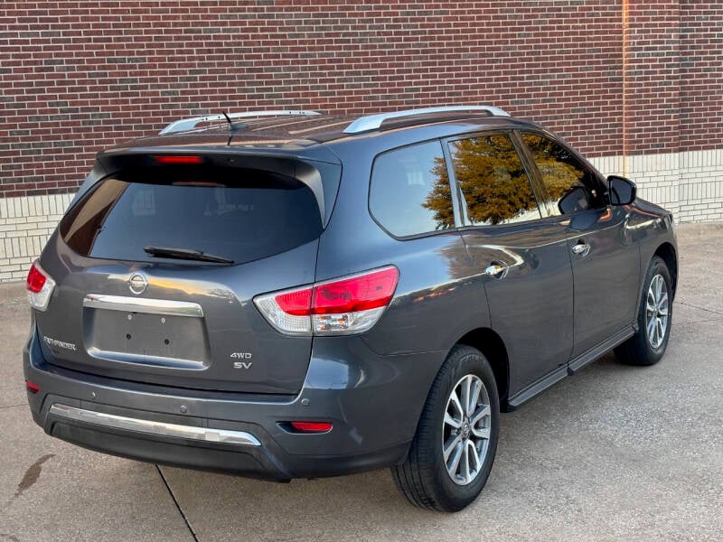 2013 Nissan Pathfinder SV photo 7