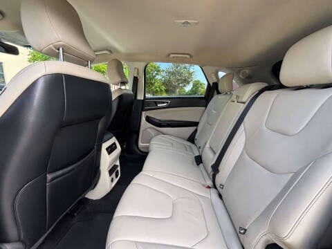 2022 Ford Edge Titanium