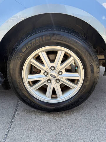 2005 Ford Mustang V6 Deluxe