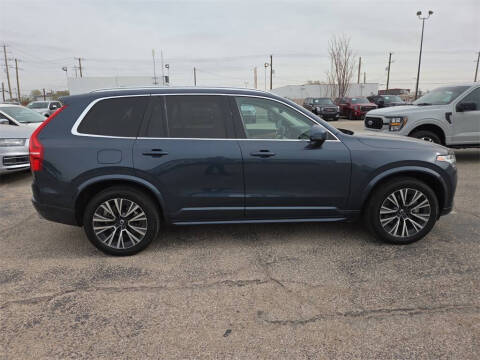 2021 Volvo XC90 T6 Momentum 7-Passenger