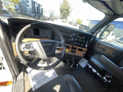 2022 Freightliner Cascadia