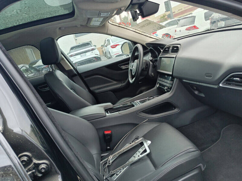 2020 Jaguar F-PACE 25t Premium