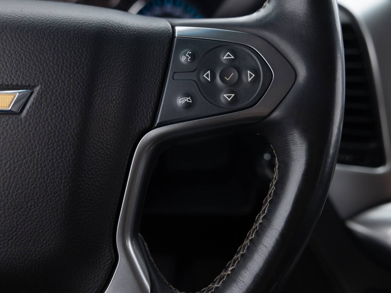 Used Car 2017 Chevrolet Suburban  Premier 4x4 4dr Suv For Sale Under $30,000 In Coal City, Illinois