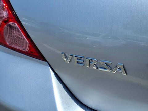 2012 Nissan Versa 1.8 SL