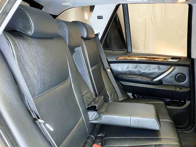 2005 BMW X5 3.0i